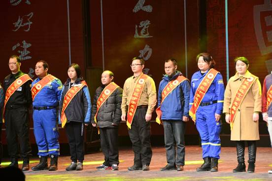 说明:C:\Users\chen\Desktop\完美（中国）官方肖俊老师荣获2017年度湖南省优秀红十字志愿者称号0\002.jpg