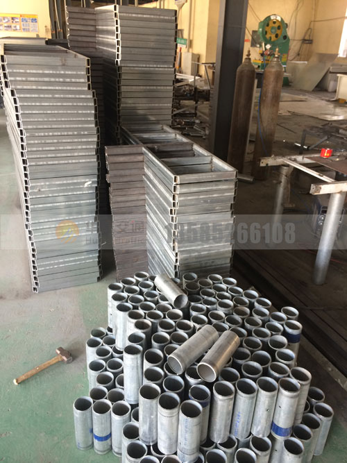 型材包边（15）